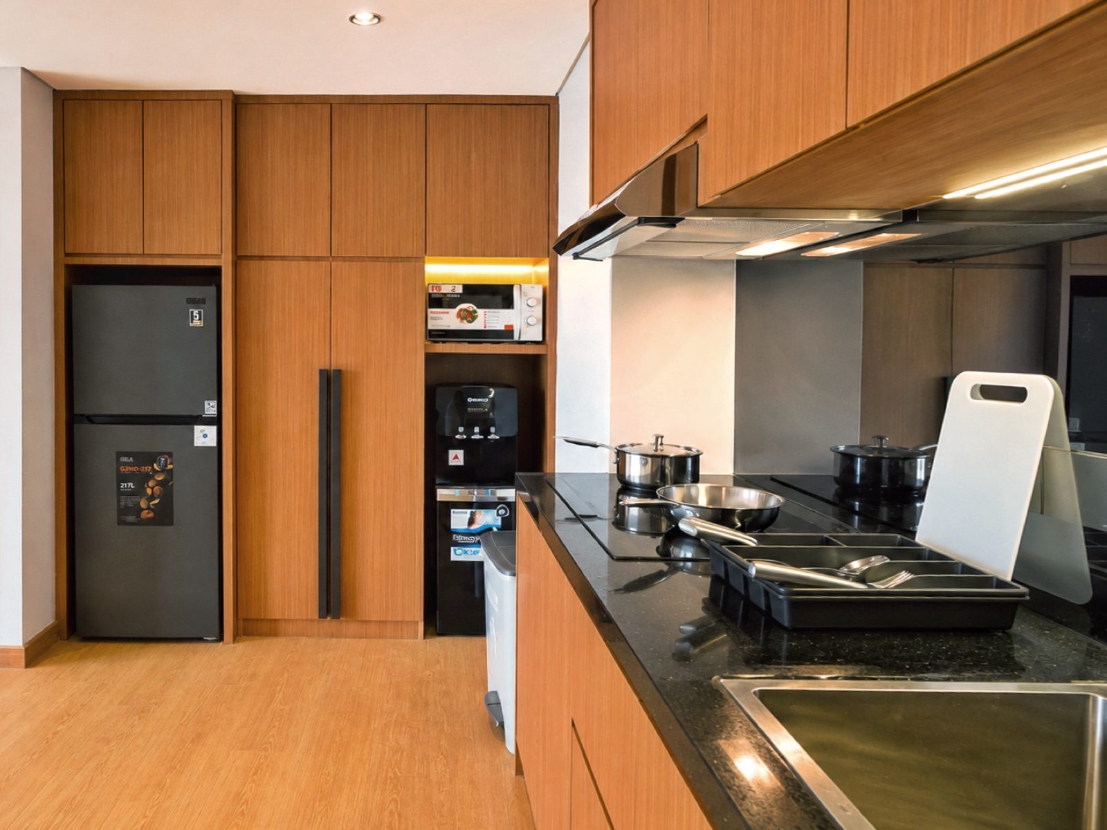 One Bedroom, the kitchen